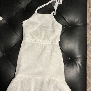 Two sisters white lace dress